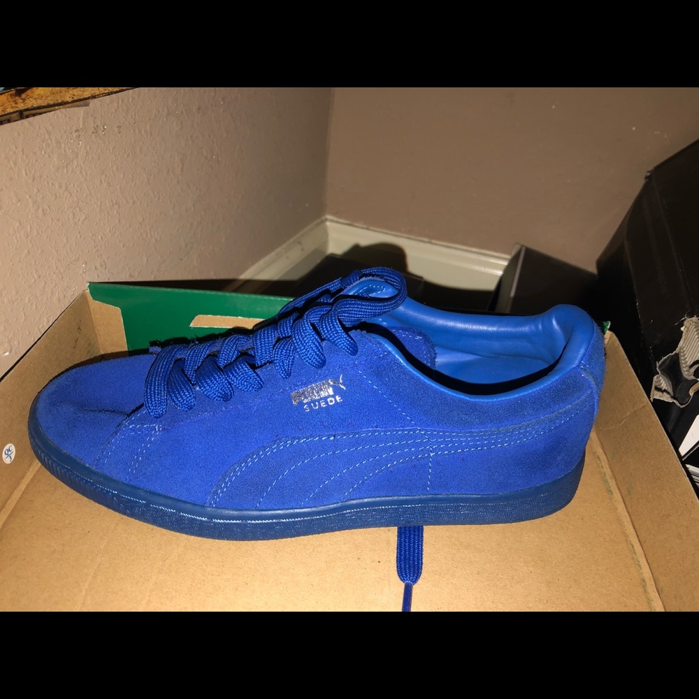 Puma blue tennis shoes